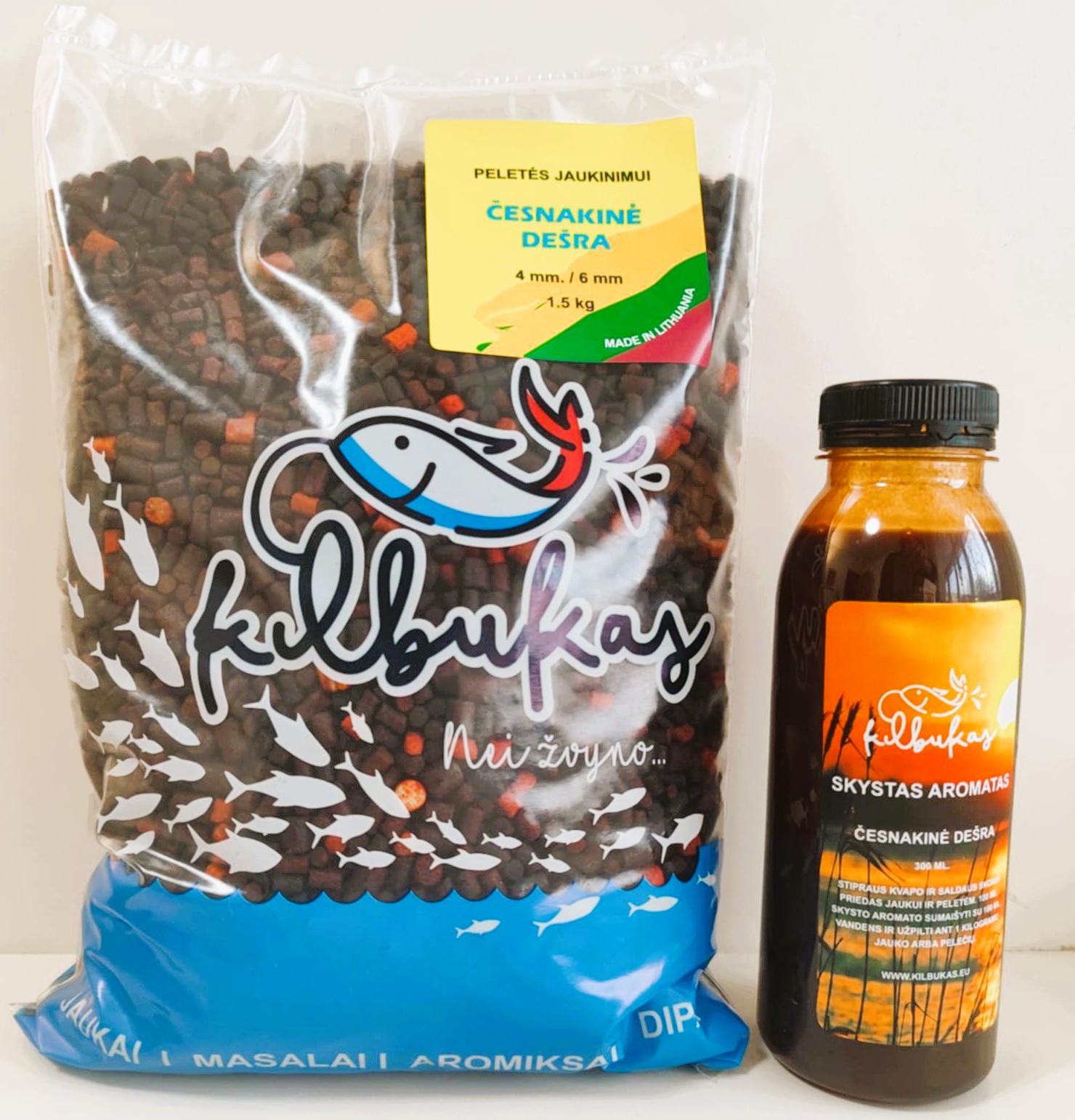 Peletės jaukinimui 1,5 kg. / Skystas aromatas 300 ml.
